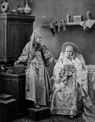 Mädchen in russischer Tracht, ca. 1870er-1880er Jahre