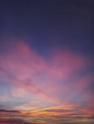 Lebendiger Sonnenuntergangshimmel