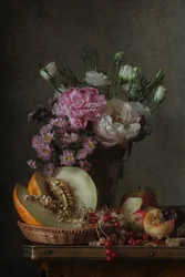 Klassische Blumen und Früchte