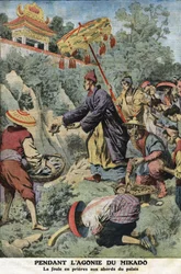 Während der Agonie des Mikado (Kaiser von Japan) Meiji (1852-1912): die Menge im Gebet in der Nähe des Palastes. Gravur in „Le Petit Journal“, am 11.08.1912. Private Sammlung.