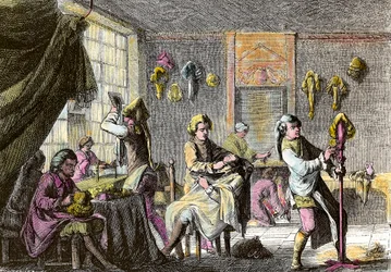 Mode von Louis XV: Ansicht des Inneren eines Perückenfriseurs. Gravur um 1755. Private Sammlung
