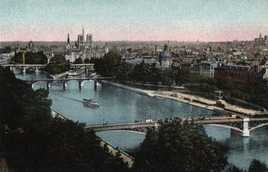 Paris: Panorama der Seine in Richtung der Kathedrale Notre Dame und der Île de la Cité. Fotografie von 1920 im „Künstlerischen Album“ der Stadt Paris. Private Sammlung.