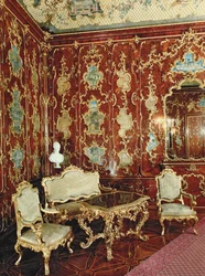 Das Millionenzimmer, mit Feigenholz getäfelt, mit persischen Miniaturen eingelegt und mit vergoldeten Ornamenten verziert, Schloss Schönbrunn, Wien