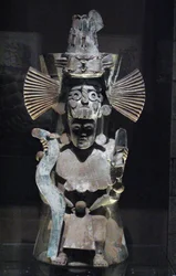 Weihrauchbrenner in Form des Gottes Tlaloc, Tlahuac, Spätpostklassische Periode, ca. 1500