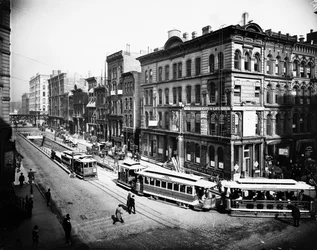 Straßenbahnen verlassen den LaSalle Street Tunnel, Chicago, Illinois, USA, ca. 1905