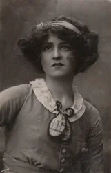 Miss Gabrielle Ray als Daisy in The Dollar Princess, ca. 1930