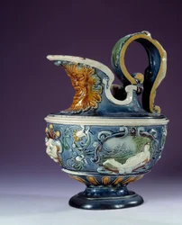 Fayencekrug, geschaffen von der Schule von Bernard Palissy. Paris, Louvre Museum