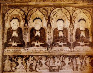 Vier Buddhas