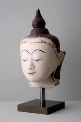 Kopf eines Buddha, Mon-Stil