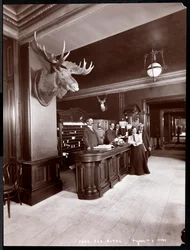 Die Lobby und der Empfangstresen im Park Avenue Hotel, 1901 oder 1902