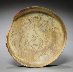Tiefer Teller mit Falke, Hase und Laub, 1100er Jahre