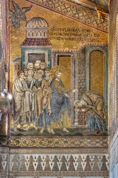 Jesus heilt die bucklige Frau von ihrem Buckel, byzantinisches Mosaik, Episoden aus dem Leben Christi, XII-XIII. Jahrhundert