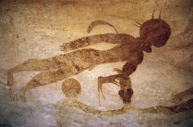 Menschliche Figur im Stil von Männern mit runden Köpfen, Höhlenmalerei, Tassili n