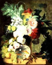 Stillleben mit Blumen und Fischglas