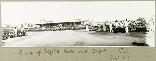 Parade ägyptischer Truppen und Teppiche, Kairo, September 1917