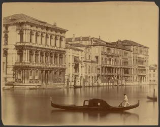 Die Palazzi Rezzonico, Giustiniani und Foscari am Canal Grande