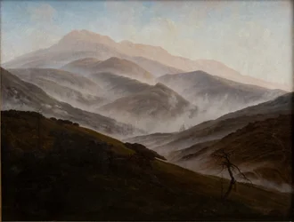 Riesengebirgslandschaft mit aufsteigendem Nebel