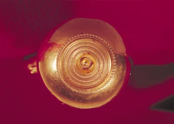 Endkugel eines Diadems, aus dem Grab einer Prinzessin von Vix