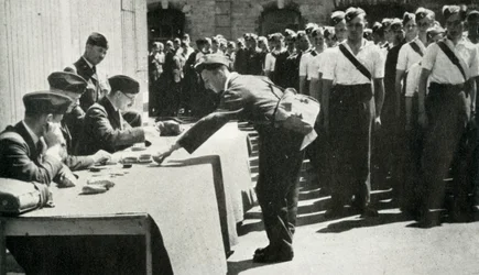 Zahltag markiert das Leben in der Royal Air Force in regelmäßigen Abständen, 1941