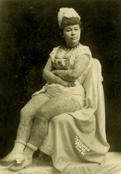 Porträt von Annie Howard, der tätowierten Dame, um 1903