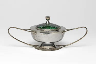 Schale mit Deckel