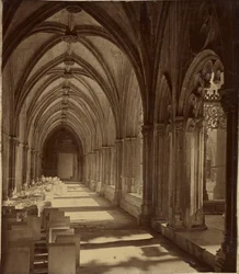 [Gewölbter Korridor, Batalha]