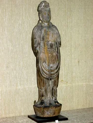 Kouan-yin, Bodhisattva des Mitgefühls, Song-Dynastie (960-1276) (bemaltes Holz)