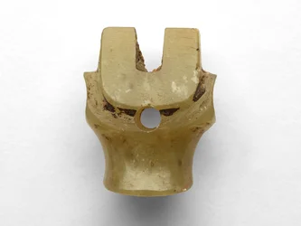 Anhänger in Form eines Rinderkopfes, überarbeitet, ca. 1100-1000 v. Chr.