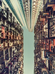 Hoch aufragender urbaner Canyon