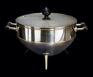 Silberwaren: Silbermetall-Schild und Ebenholz von Christopher Dresser (1834-1904) um 1880 Paris, Musée d