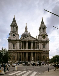 Ansicht der vom Architekten Christopher Wren (1632-1723) entworfenen St.-Pauls-Kathedrale, 1675-1710, London, England