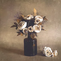 Gedecktes Blumenarrangement