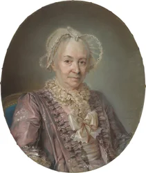 Eine ältere Dame in einem mauvefarbenen Seidenkleid