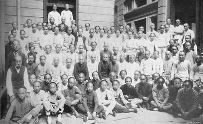 Setzer und Drucker, North China Daily News Office, 1910