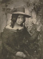Mädchen mit Strohhut