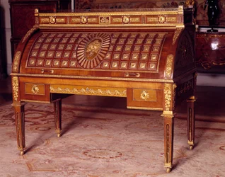 Louis XVI Möbel: Schreibtisch mit Zylinder aus den Möbeln von Katharina II. von Russland (1729-1796) von David Roentgen (1743-1807) um 1780. Paris, Louvre Museum