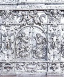 Der silberne Altar