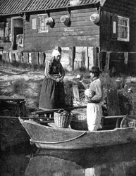 Gemüsehändler bringt Waren per Boot, Marken, Holland, 1936