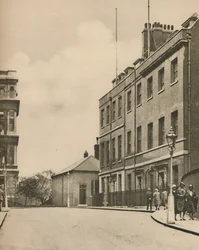Westende der Downing Street, Nr. 10 und ein Blick auf das Außenministerium, ca. 1935