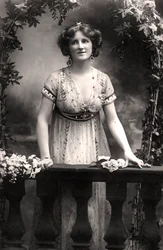 Nina Sevening, Schauspielerin, 1900er Jahre
