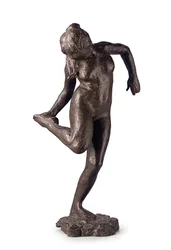 Tänzerin betrachtet die Sohle ihres rechten Fußes, ca. 1895