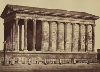Nîmes. Maison Carrée