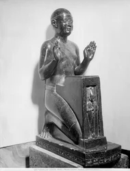 Naophore Statue eines Mannes