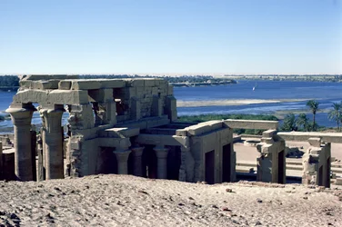 Ansicht des römischen und ptolemäischen Doppeltempels von Sobek und Haroeris am Nil