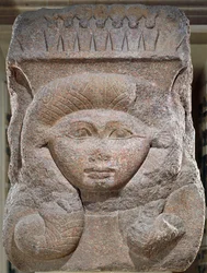 Kapitell mit dem Kopf von Hathor, usurpiert von Osorkon II (ca. 883-855 v. Chr.) aus Bubastis, Mittleres Reich