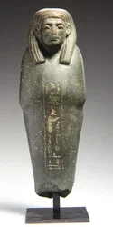 Ushabti-Figur für den Priester Ra-s-hetep-ib, Mittleres Reich, um 1950 v. Chr.
