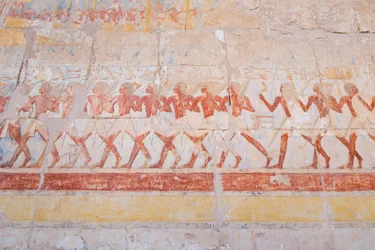 Basrelief von Hatschepsuts Reise ins Land Punt (Somalia), Tempel der Hatschepsut von Deir Al Bahari, Luxor, Ägypten