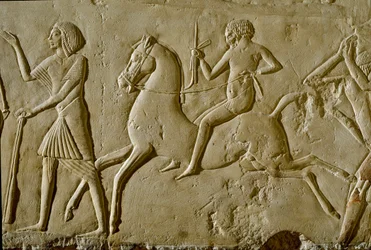 Ägyptische Antike: Relief mit Krieger zu Pferd. Ende der 18. Dynastie