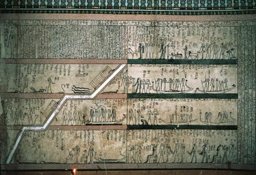 Fresken, die das Buch von Amduat darstellen, Die Reise des Sonnenbootes, an der Ostwand der Grabkammer