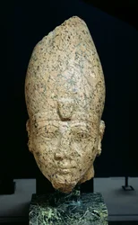 Kopf von Hatschepsut (ca. 1473-ca. 1458 v. Chr.) oder Thutmosis II. (ca. 1491-ca. 1479 v. Chr.), Neues Reich, ca. 1479-1425 v. Chr.